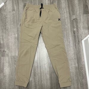 Hurley khaki joggers w/ Nike Dri-Fit material, boys‎ M